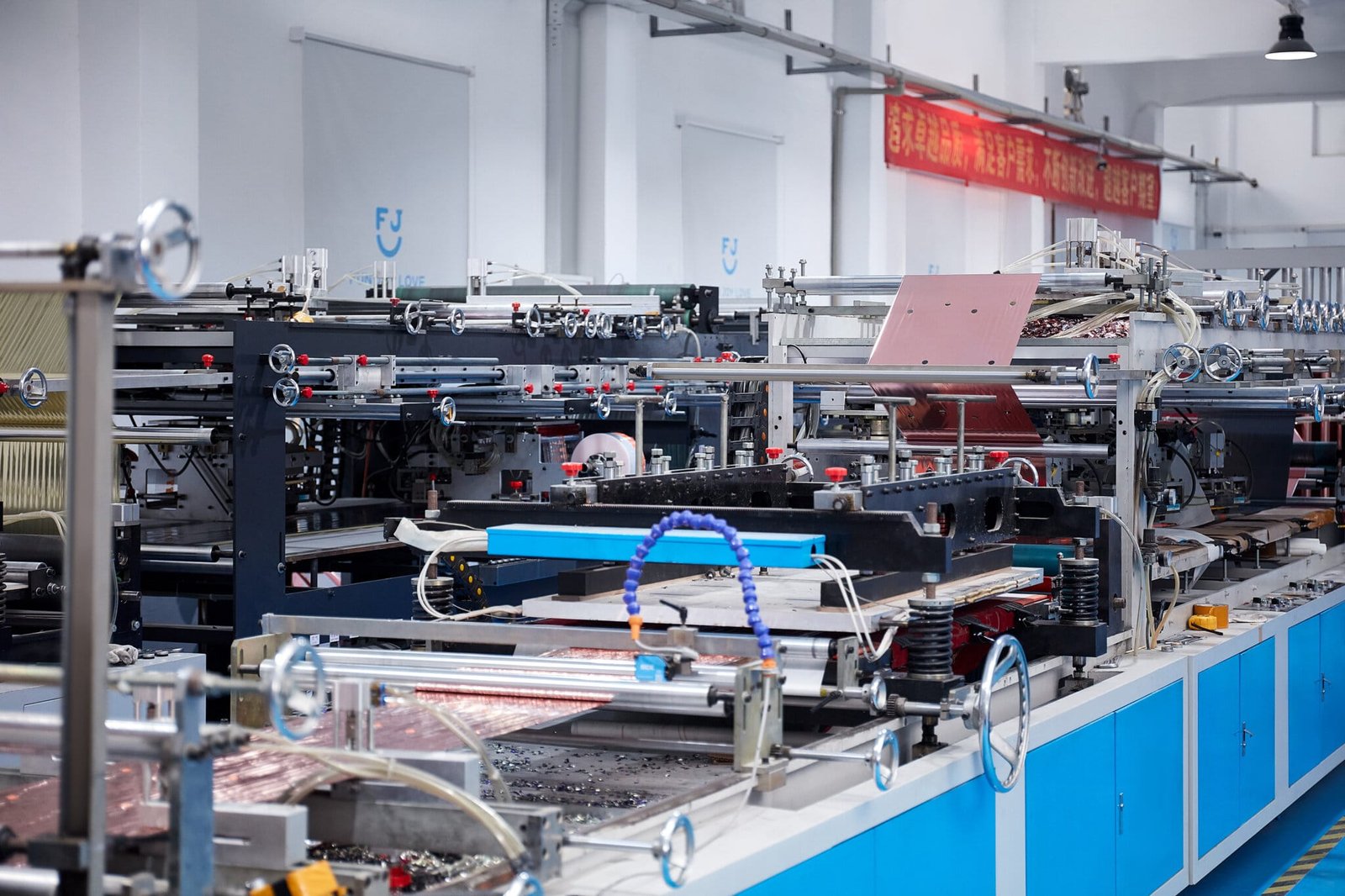 FoilJoy Balloons is a leading party supplies wholesale supplier and professional balloon factory based in China, specializing in foil balloons, 4D balloons, latex balloons, and complete party decoration solutions for global B2B buyers.