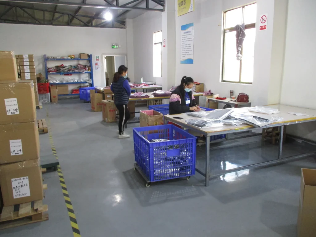 Foiljoy Balloon Packing And Warehouse 042–