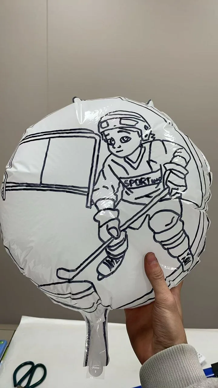 Custom astronaut foil balloon handle sample