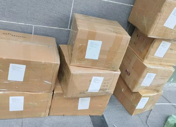 Custom foil balloon manufacturer shipment cartons
